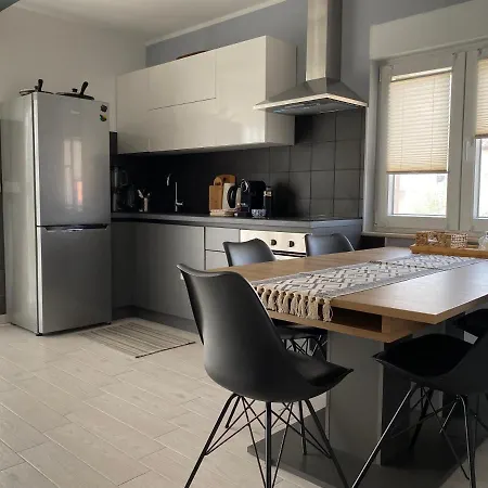 Lejlighed Apartman Maduna 2, Sa Bazenom